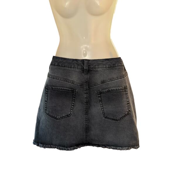 Wild Fable Mini Skirt | Black Denim | Raw Hem  | Size 10 - Picture 4 of 9